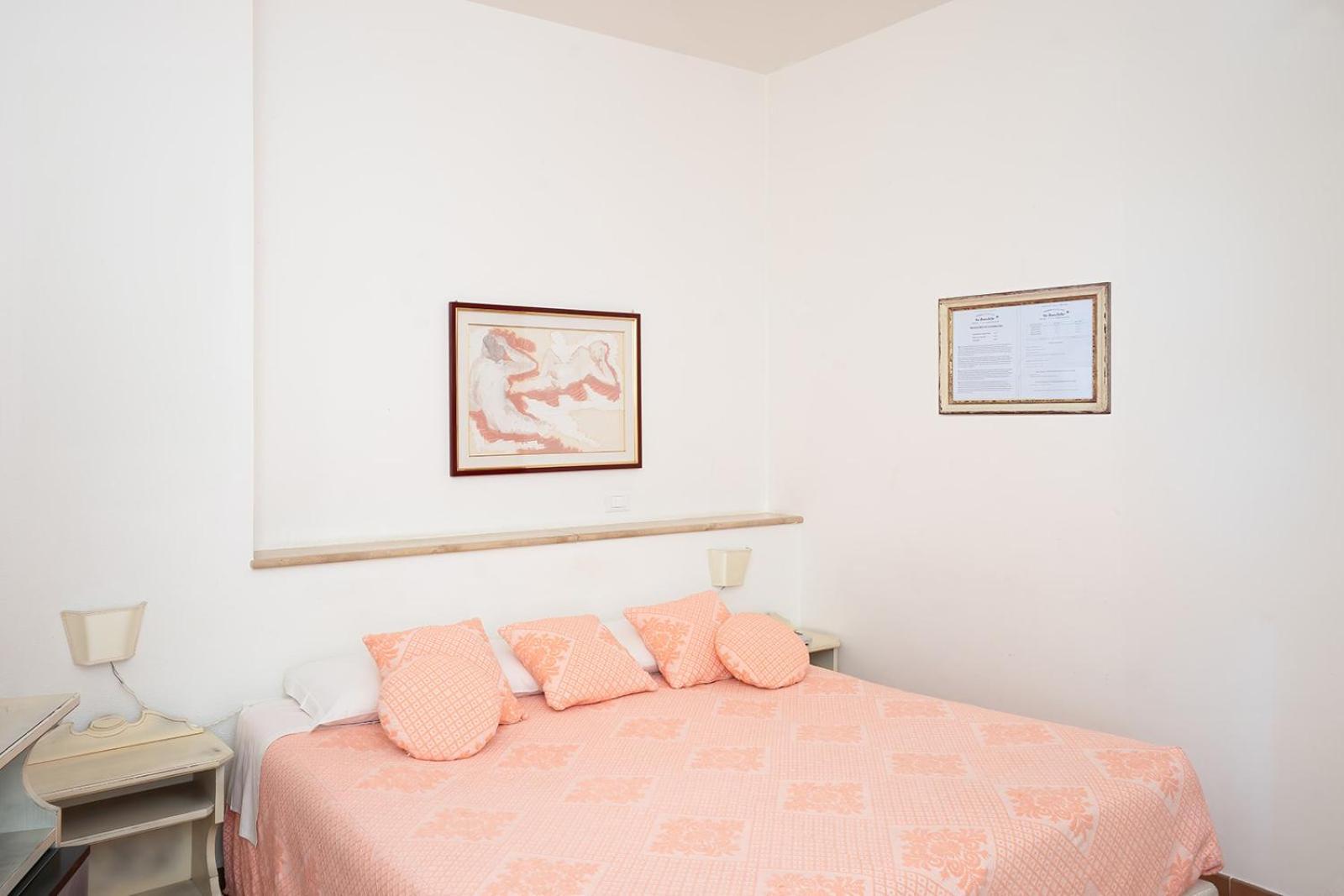 Hotel Su Barchile オロゼーイ エクステリア 写真